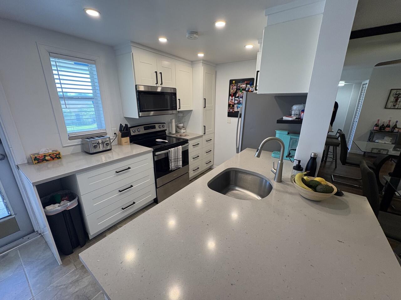 VILLAGE ROYALE CONDO 3 - Residential Lease