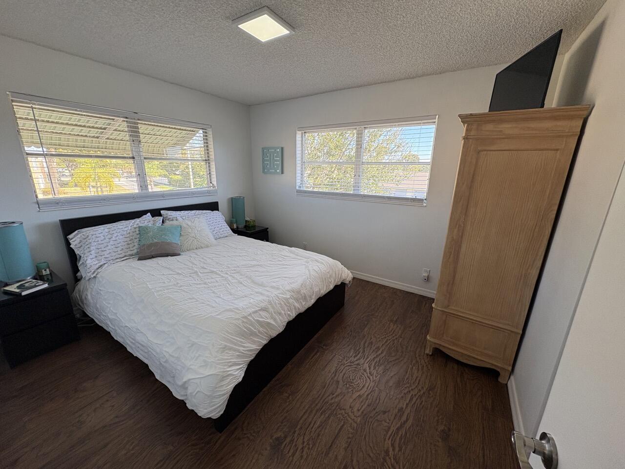 VILLAGE ROYALE CONDO 3 - Residential Lease