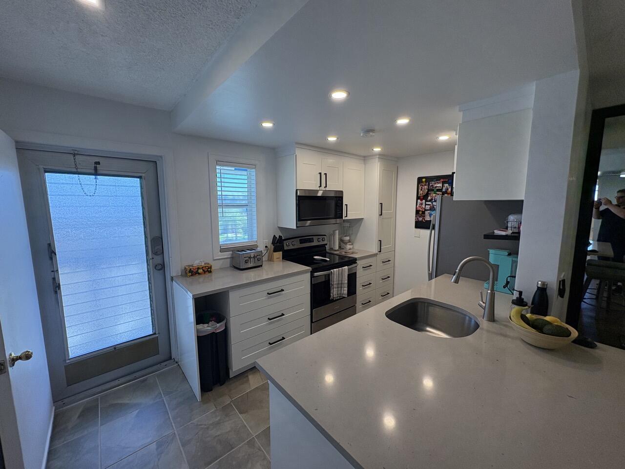 VILLAGE ROYALE CONDO 3 - Residential Lease