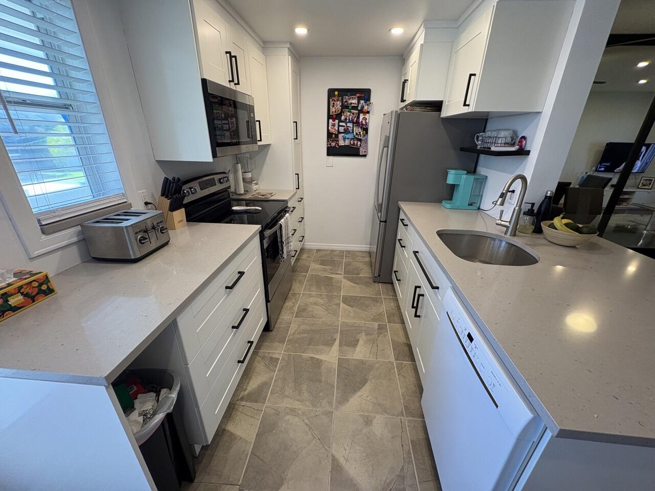 VILLAGE ROYALE CONDO 3 - Residential Lease