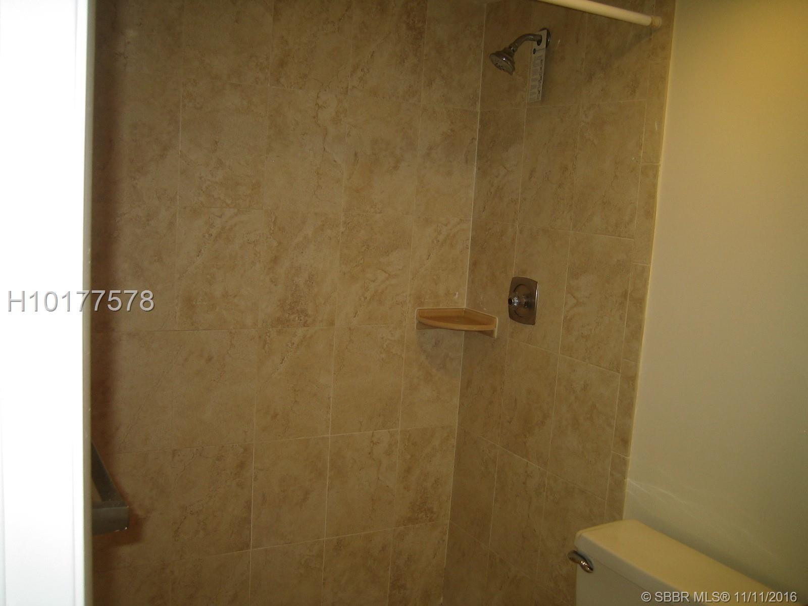 1611 W Fairway Rd