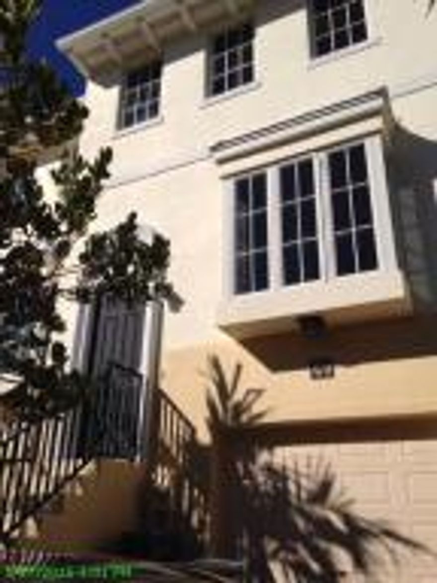Beautiful townhouse located in the heart of Juno Beach. Two bedroom two bath townhouse with one car garage. Upgraded kitchen with stainless steel appliances. Make your appointment today.