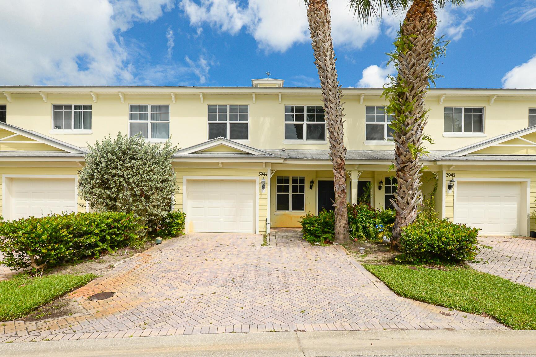 Spacious 4-bedroom 2.5-bath townhome nicely updated in the River Oaks community. Plenty of counterspace in kitchen with 4-seat breakfast counter. Fourth bedroom perfect for home-office or home-gym. Pet friendly HOA community features pool, mature oak trees & quiet nature preserve. Convenient access to US-1, downtown Ft Pierce, schools & shopping!