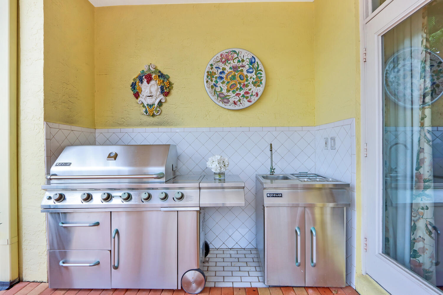 FRENCHMANS CREEK - Residential