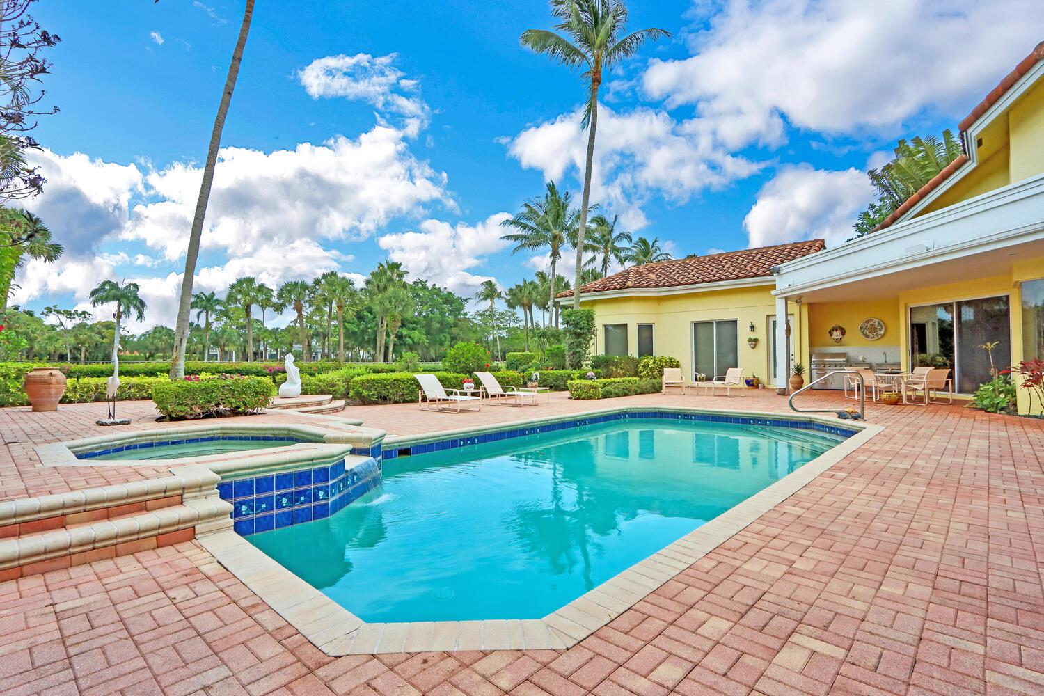 FRENCHMANS CREEK - Residential