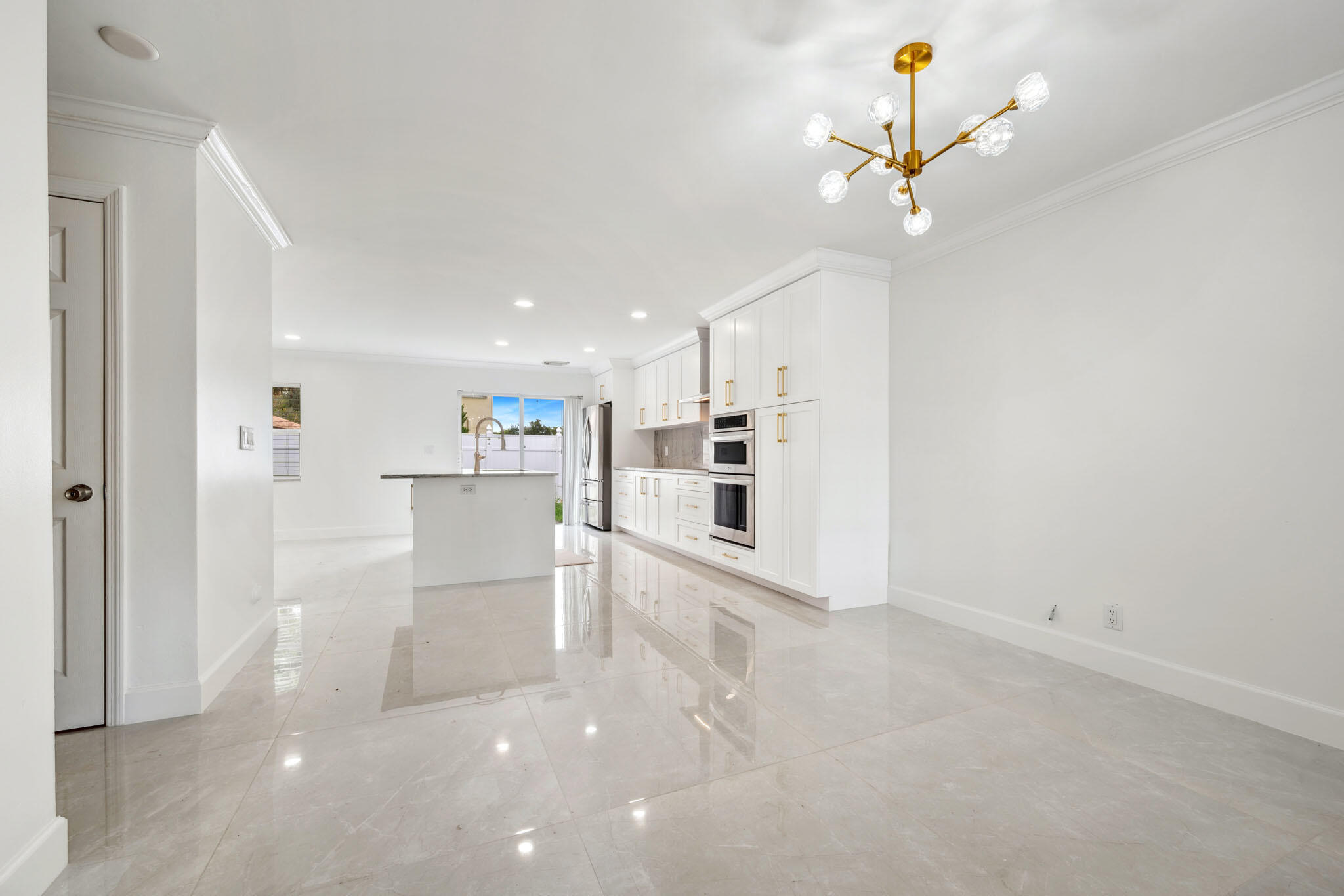 3460 Commodore Court