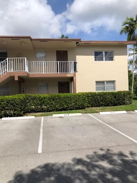 LOVELY 2 BEDROOM 2 BATH UPDATED CONDO IN ORIOLE GARDENS SECTION ONE. FRESHLY PAINTED, NEW APPLIANCES, NEW WOOD LAMINATE FLOORS. NEW A/C IN AUGUST. LAUNDRY FACILITY ON EACH FLOOR. EVERY OWNER GETS AN EXTRA STORAGE BIN. CORNER UNIT OFFERS MUCH MORE LIGHT, AND A LITTLE MORE PRIVACY. CLOSE TO BANKS, SHOPPING/MALL, WALGREENS. ASSOCIATION STATES 55+, 675 CREDIT SCORE, $35,000 INCOME, SECURITY DEPOSIT ( CALL LISTING AGENT FOR DETAILS) IN PERSON INTERVIEW. IF FINANCING, 20% DOWN.
