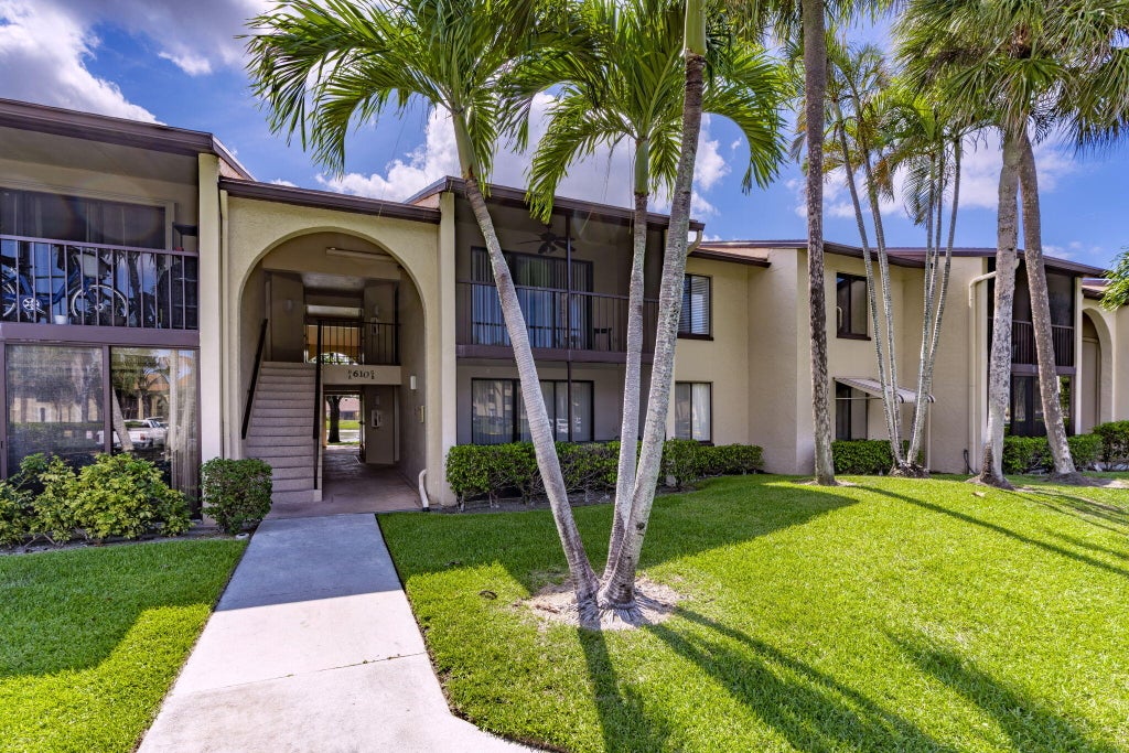 Photo of 610 Sea Pine Way #B2, Greenacres, FL 33415 (MLS # B26043687)