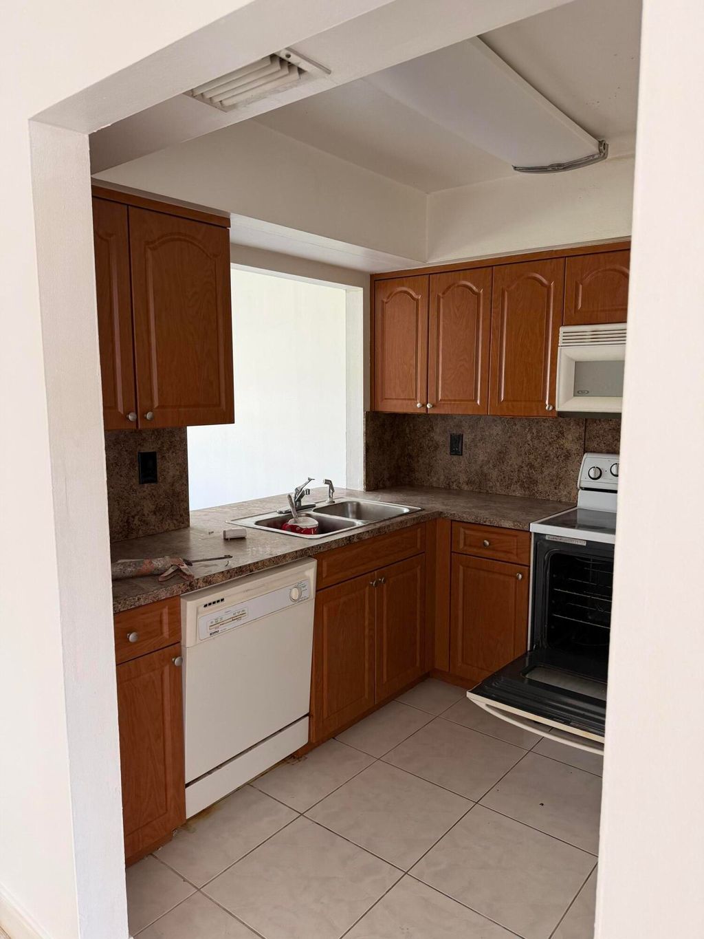 Photo of 74217425 NW 15th Street, Plantation, FL 33313 (MLS # B26003312)