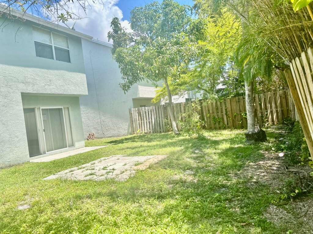 SAWGRASS ESTATES - Residential