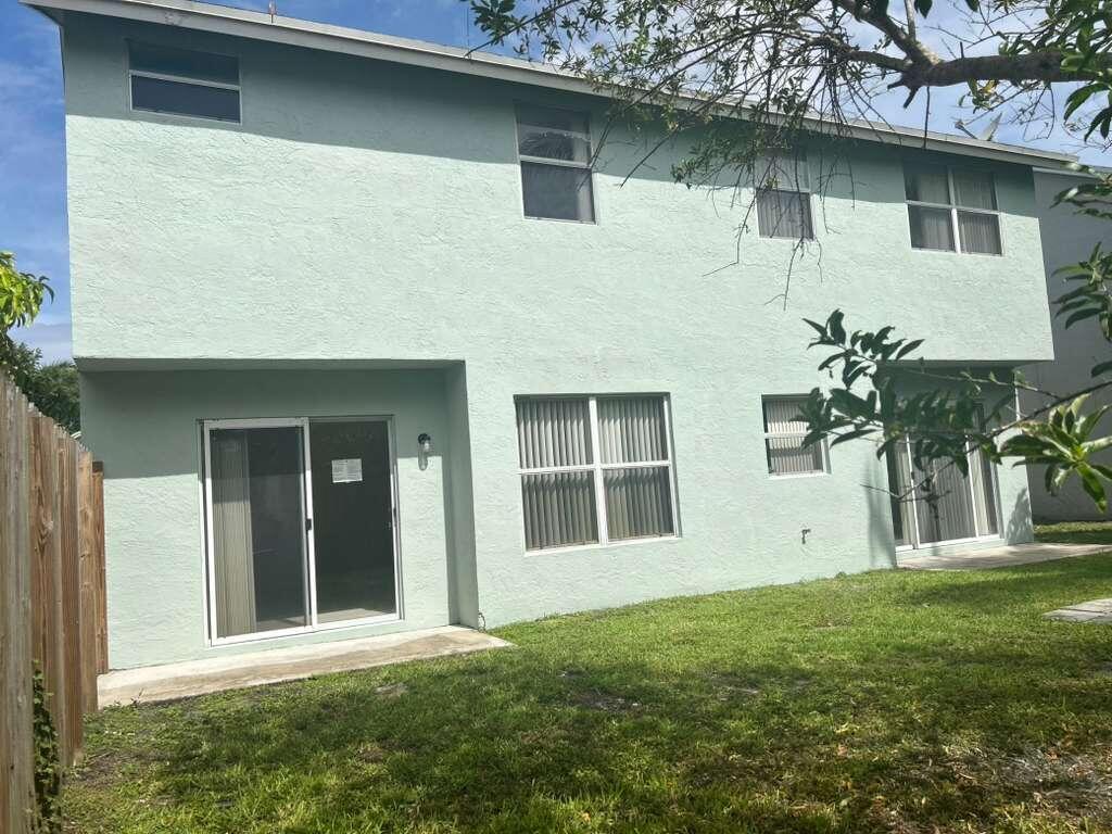 SAWGRASS ESTATES - Residential