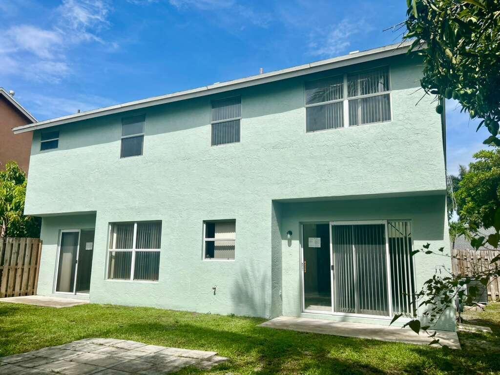 SAWGRASS ESTATES - Residential