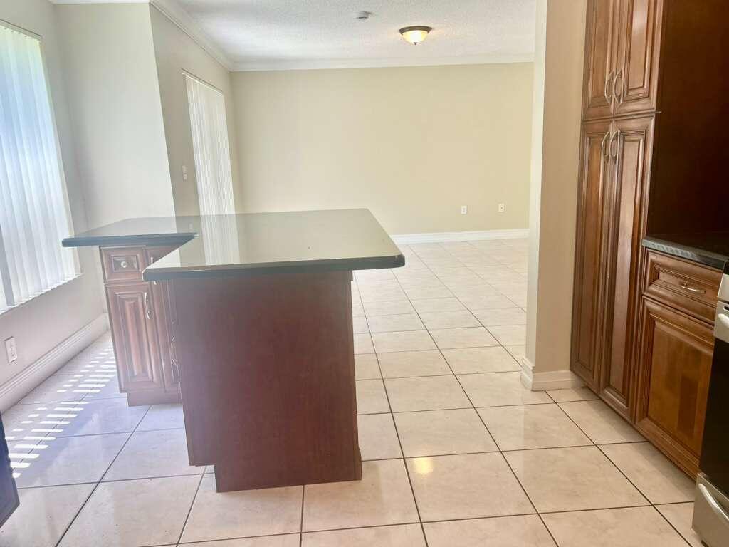SAWGRASS ESTATES - Residential