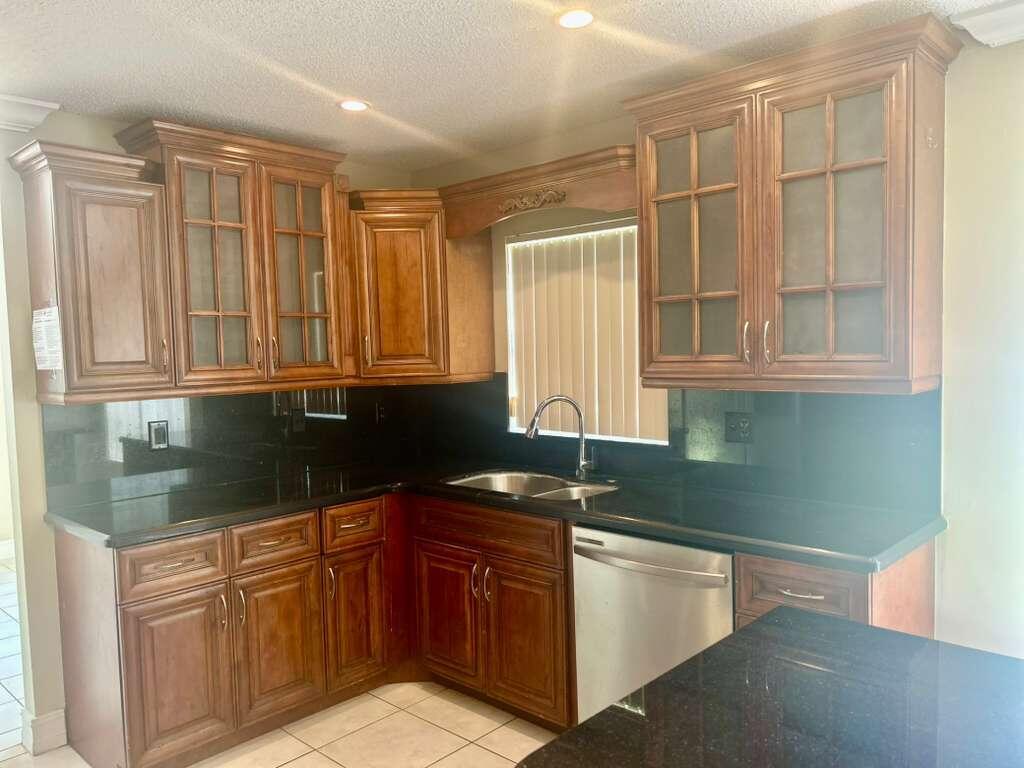 SAWGRASS ESTATES - Residential