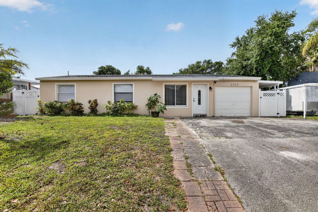 Photo of 4764 SW 12th Street, Fort Lauderdale, FL 33317 (MLS # B26024954)