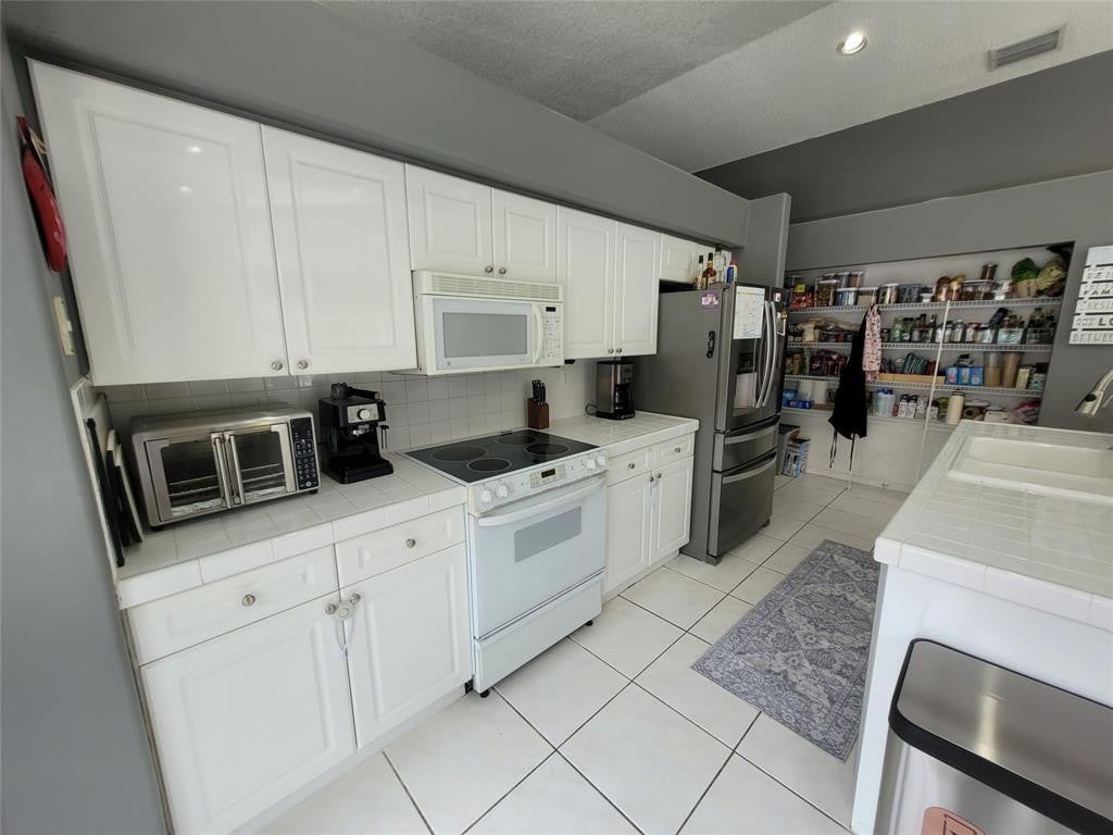 6416 BARTON CREEK Circle