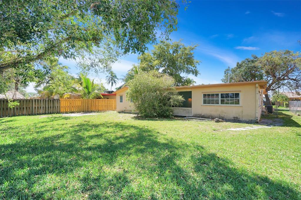 Hollywood Hills 6-22 B - Residential