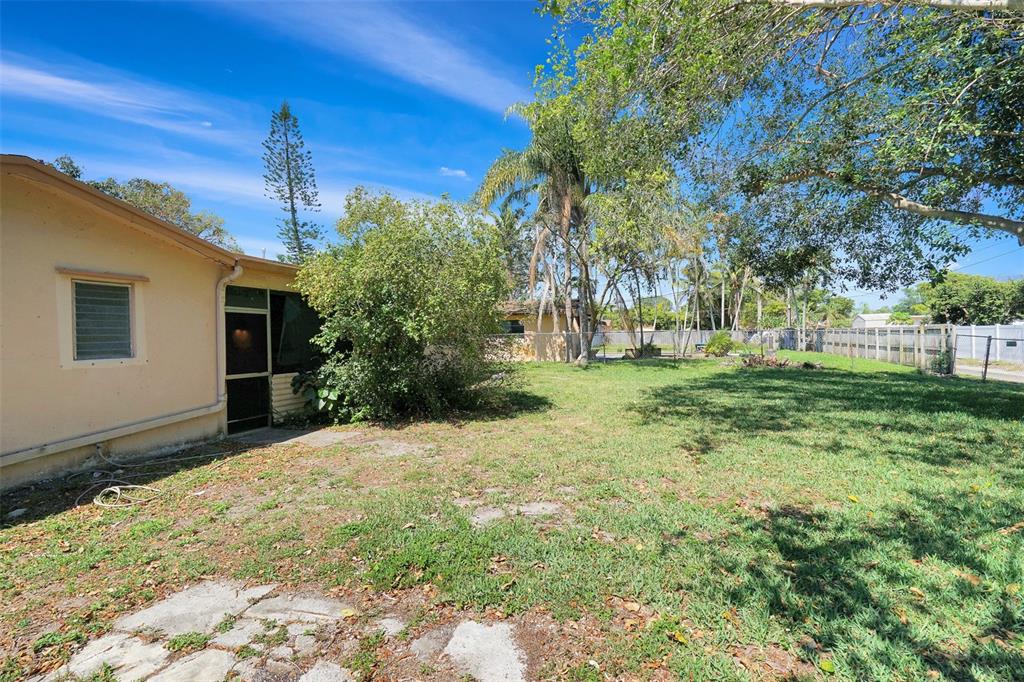 Hollywood Hills 6-22 B - Residential