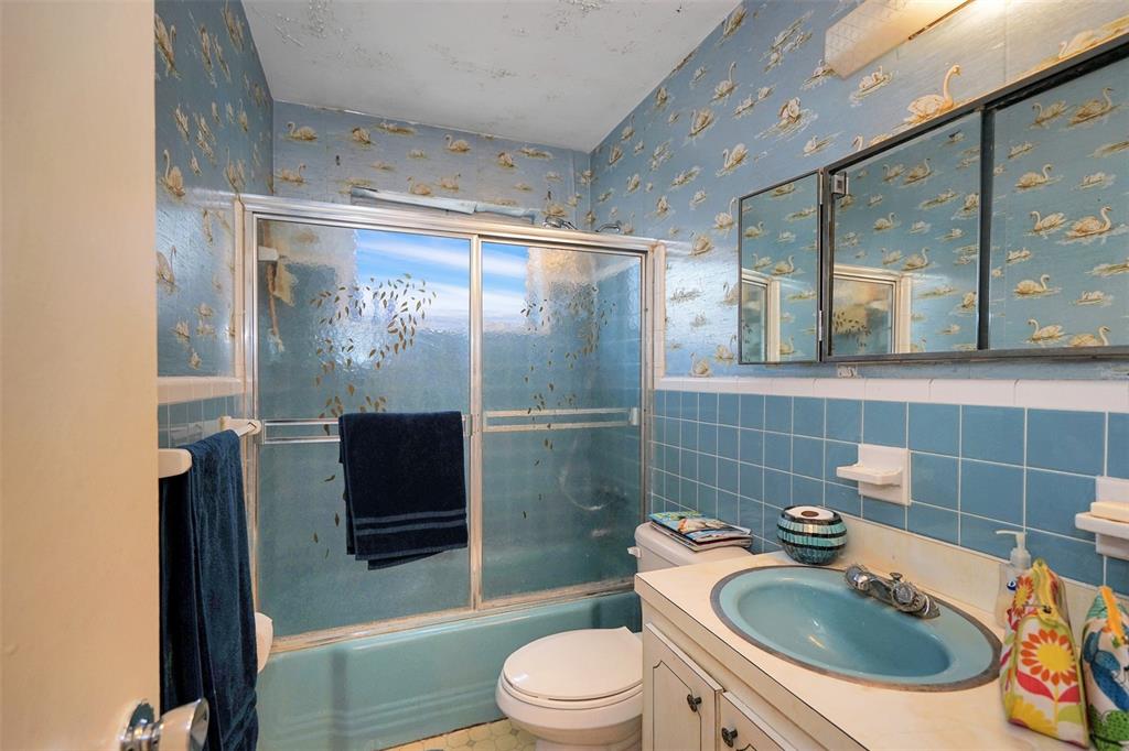 Hollywood Hills 6-22 B - Residential