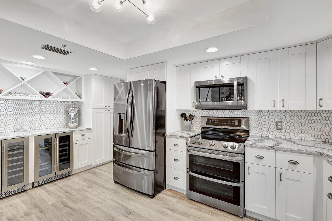 VISIONS CONDOMINIUM - Residential