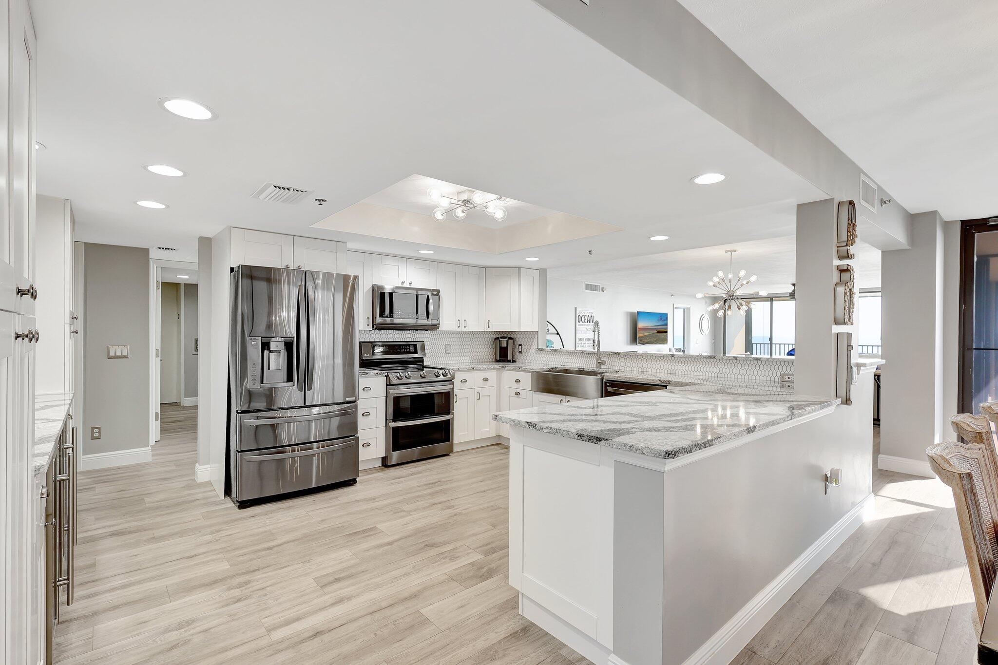 VISIONS CONDOMINIUM - Residential