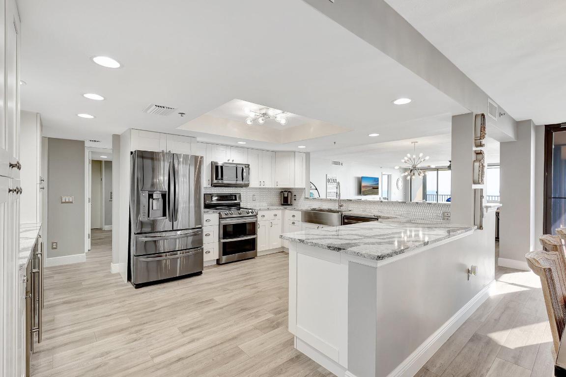 VISIONS CONDOMINIUM - Residential