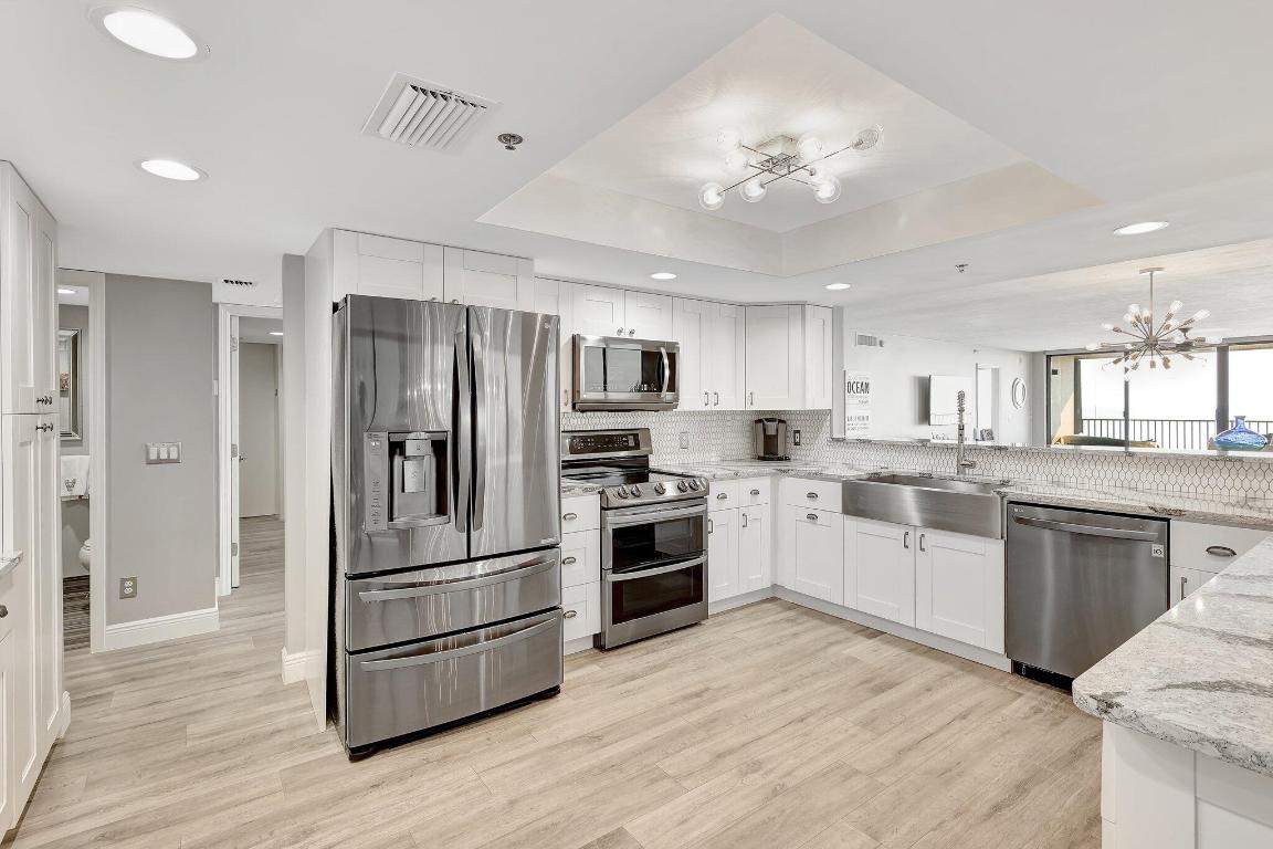 VISIONS CONDOMINIUM - Residential