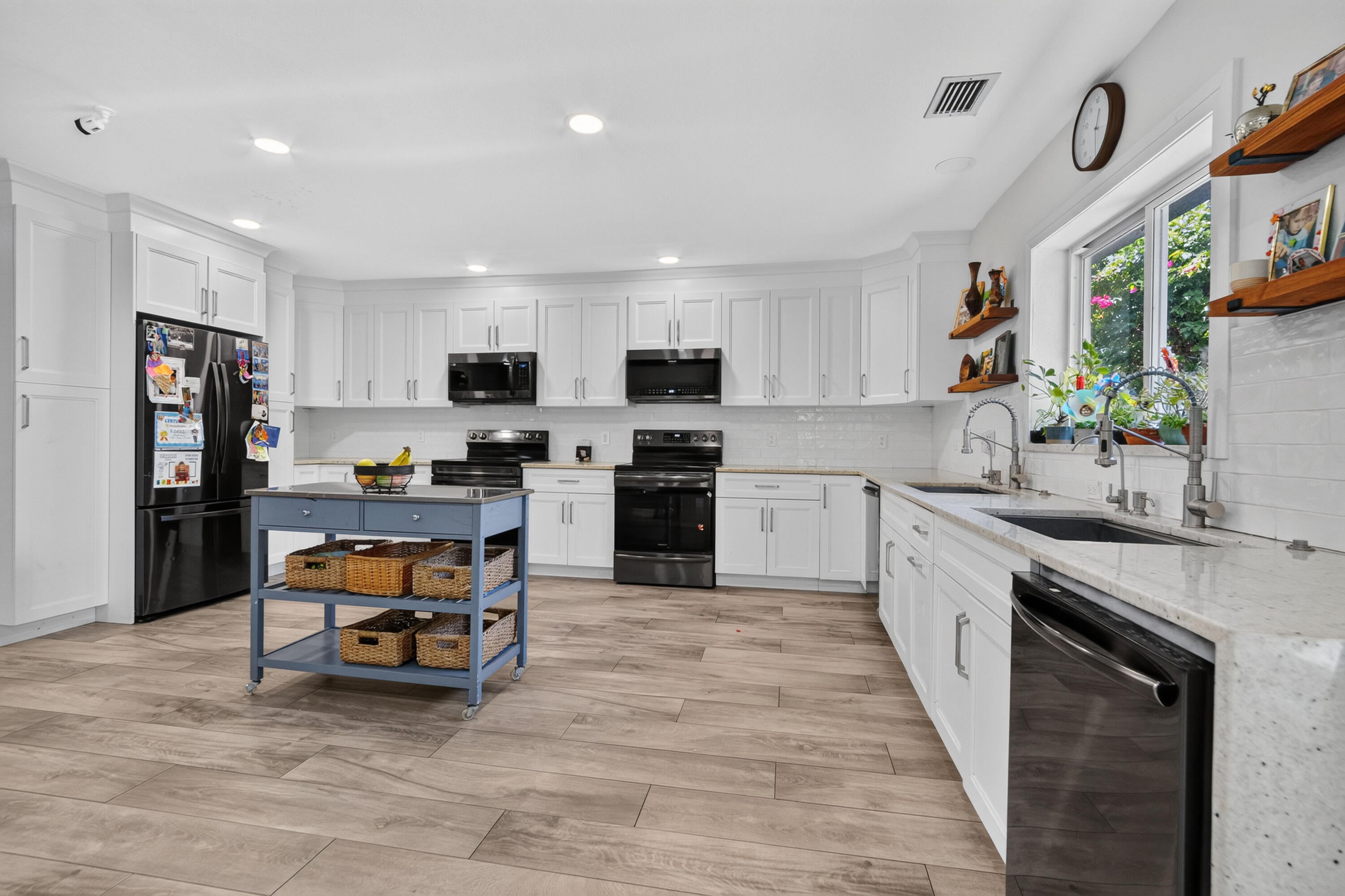 9404 NW 37TH Court