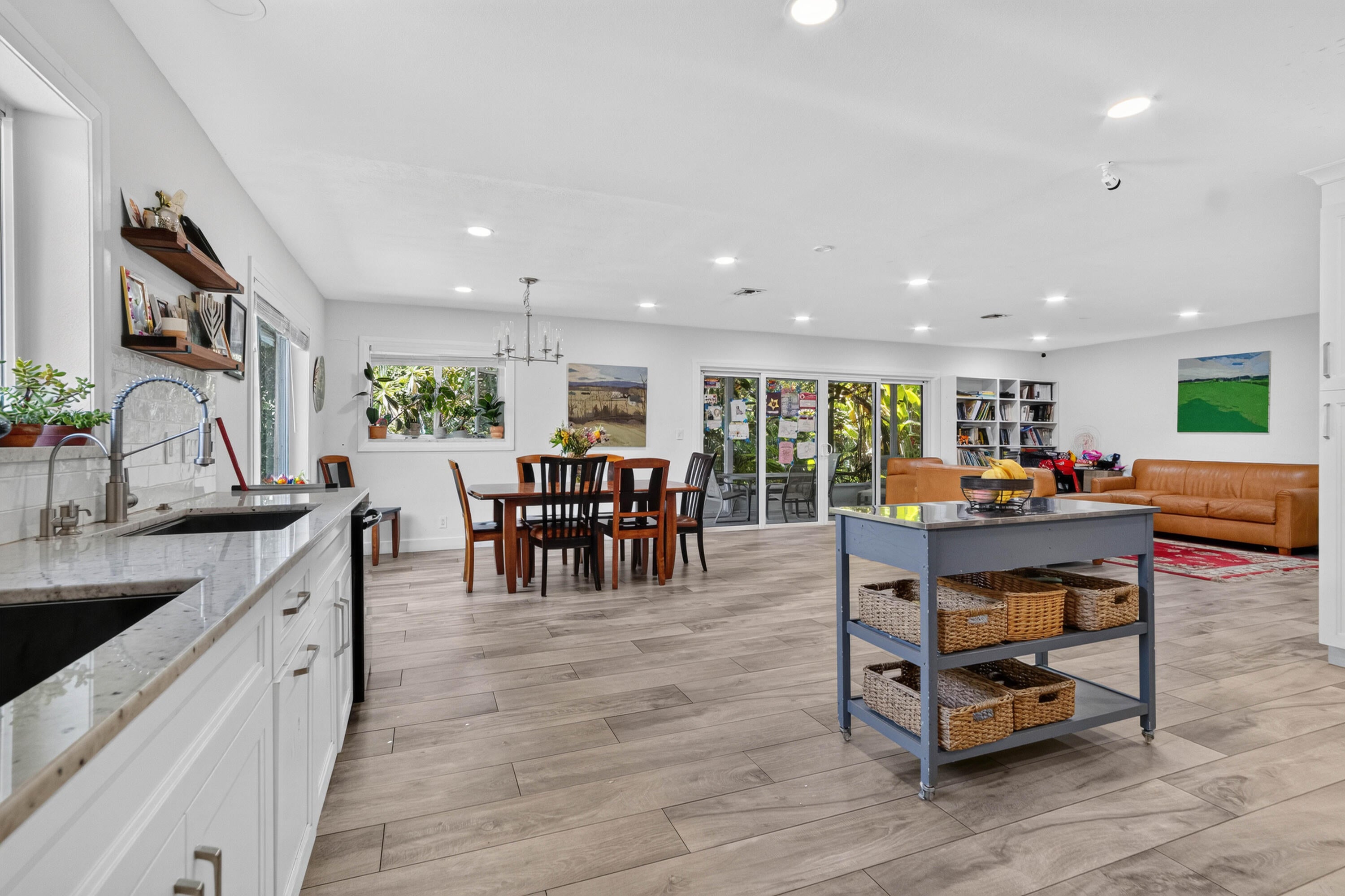 9404 NW 37TH Court