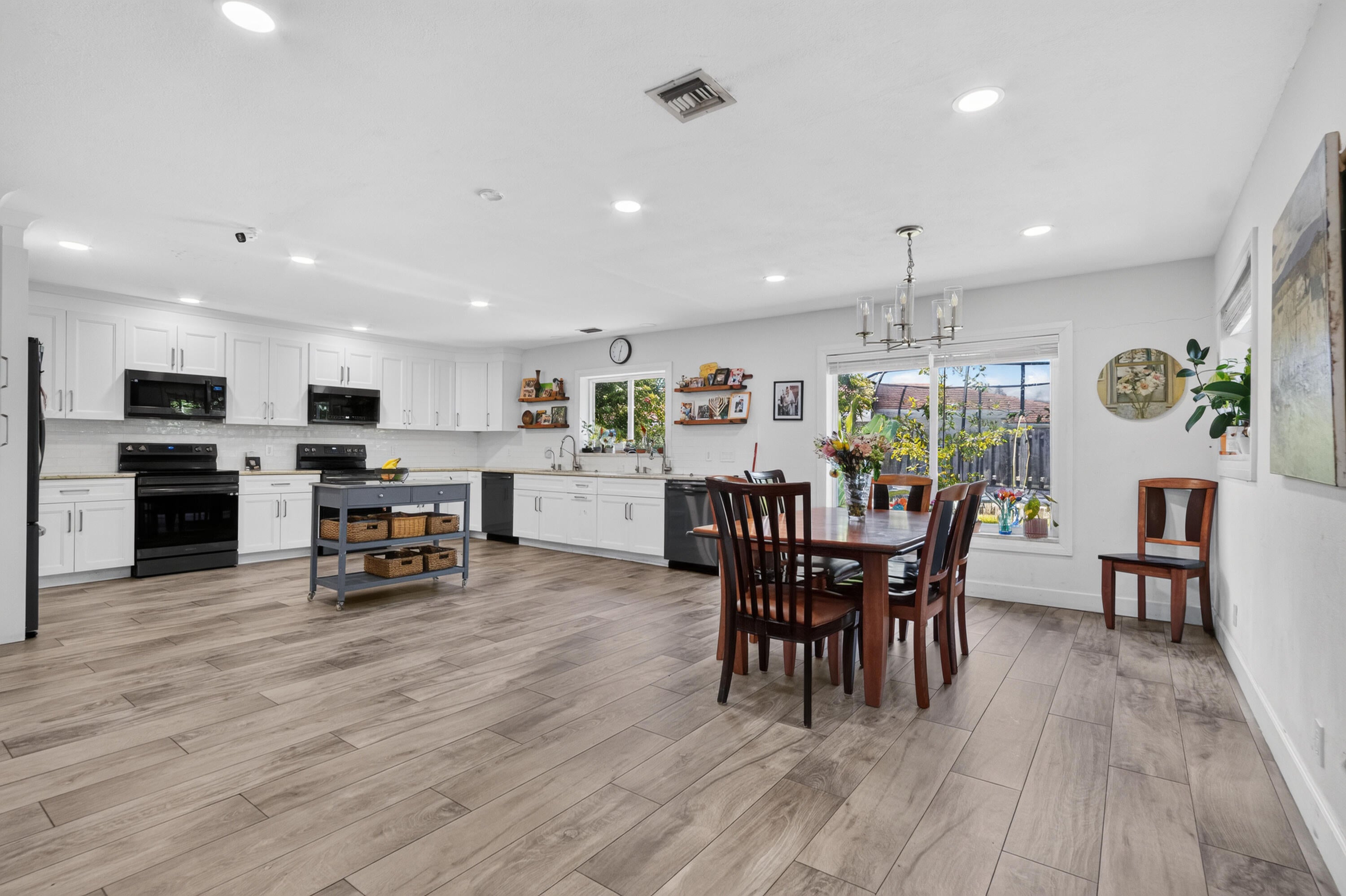 9404 NW 37TH Court