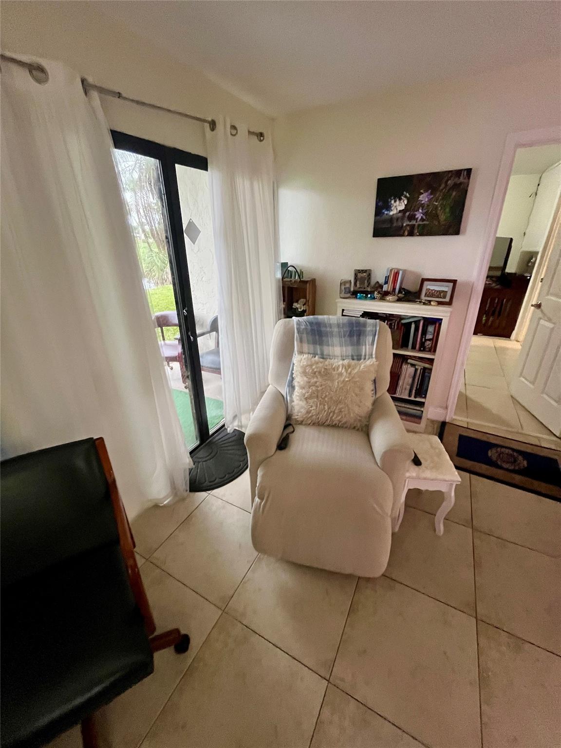 Palm Beach Grande - Residential