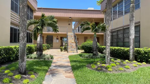 249 Capri F, Delray Beach, FL MLS: R11082574