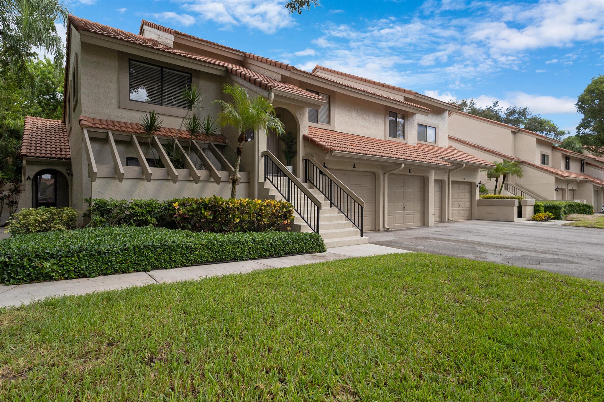 5600 Coach House Circle E