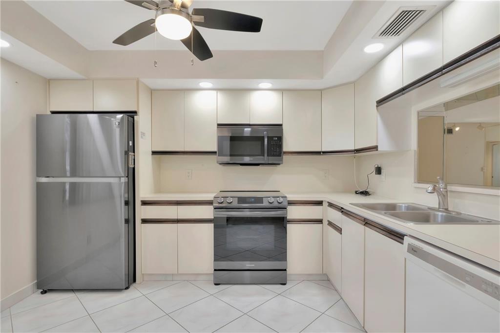 WYNMOOR VILLAGE - Residential