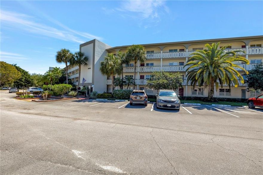 "" REDUCED""2 BED 2 BATH LUXURY INTERIOR OVERLOOKING THE SPARKLING LAKE, DOOR TO THE OUTSIDE   ENCLOSED TERRACE FOR ADDITIONAL LIVING SPACE, HUGE KITCHEN WITH NEWER STAINLESS APPLIANCES, CERAMIC TILE THROUGHOUT AND NEW CARPET IN MASTER BEDROOM, MAKE IT YOUR OWN BEAUTIFUL RENOVATIONS. HUGE ROOMS WITH LARGE WALK IN CLOSETS. 1ST FLOOR FOR CONVENIENCE. MOVE TO OUR AMAZING GOLF & TENNIS LIFESTYLE COUNTRY CLUB COMMUNITY AND ENJOY OUR DAILY ACTIVITIES. NEW BISTRO, NEW PICKLEBALL COURTS. 1000 SEAT THEATER WITH LIVE SHOWS & MOVIES, BISTRO OPEN FOR BREAKFAST, LUNCH & DINNER, ASSOC REQUIRES 20% DOWN & 1 OCCUP 55+ VACANT/CLICK ON SHOWING ASSIST