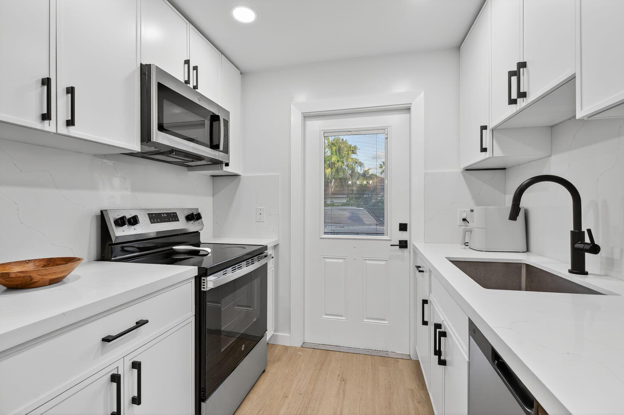 TROPIC ISLE - Residential Lease
