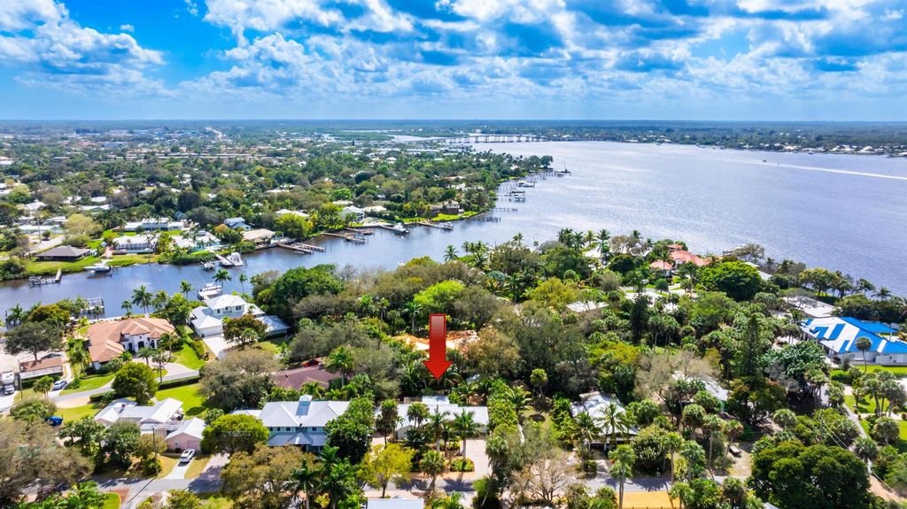 Photo of 547 SW Riverview Street, Stuart, FL 34994 (MLS # R11062411)