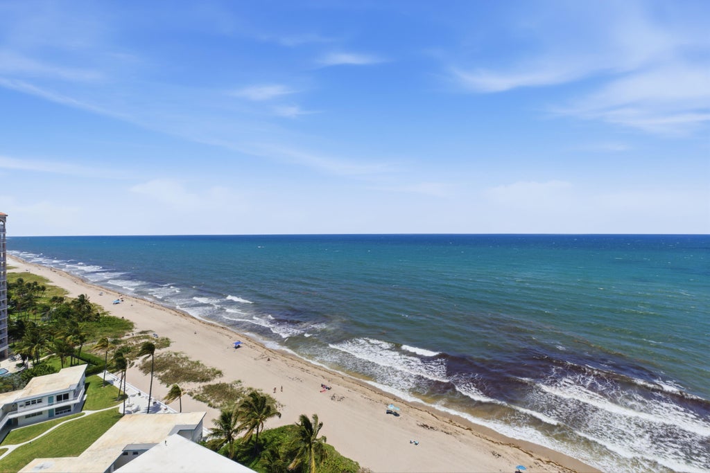 Photo of 1500 S Ocean Boulevard #Phb, Lauderdale By The Sea, FL 33062 (MLS # B26033372)