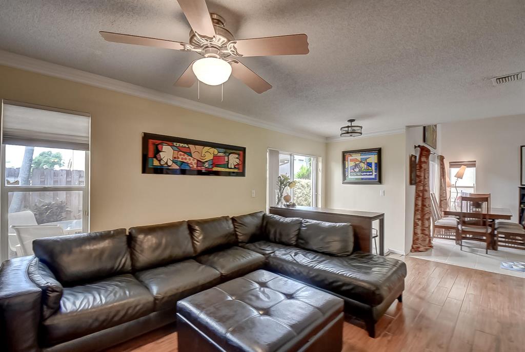 HILLSBORO COUNTRY CLUB...Meadow Lakes - Residential