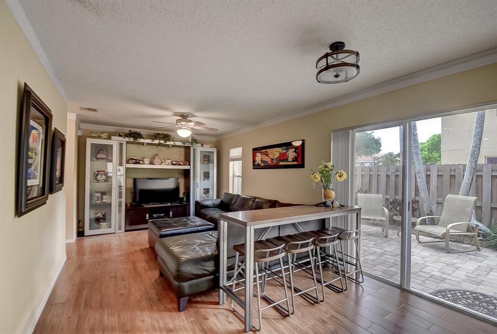 HILLSBORO COUNTRY CLUB...Meadow Lakes - Residential