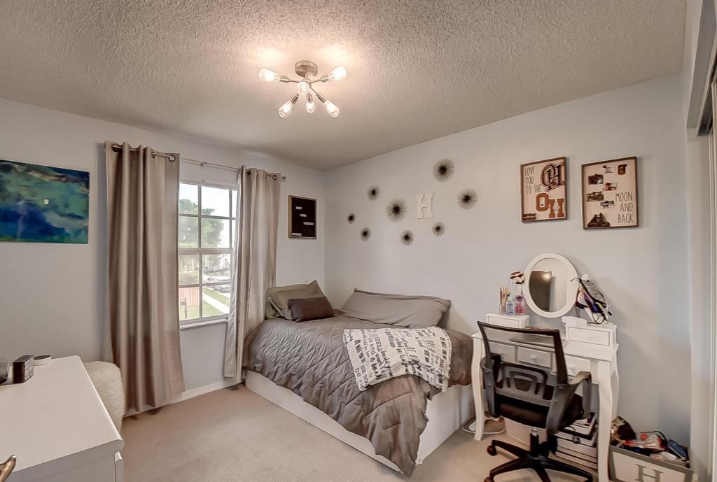 HILLSBORO COUNTRY CLUB...Meadow Lakes - Residential