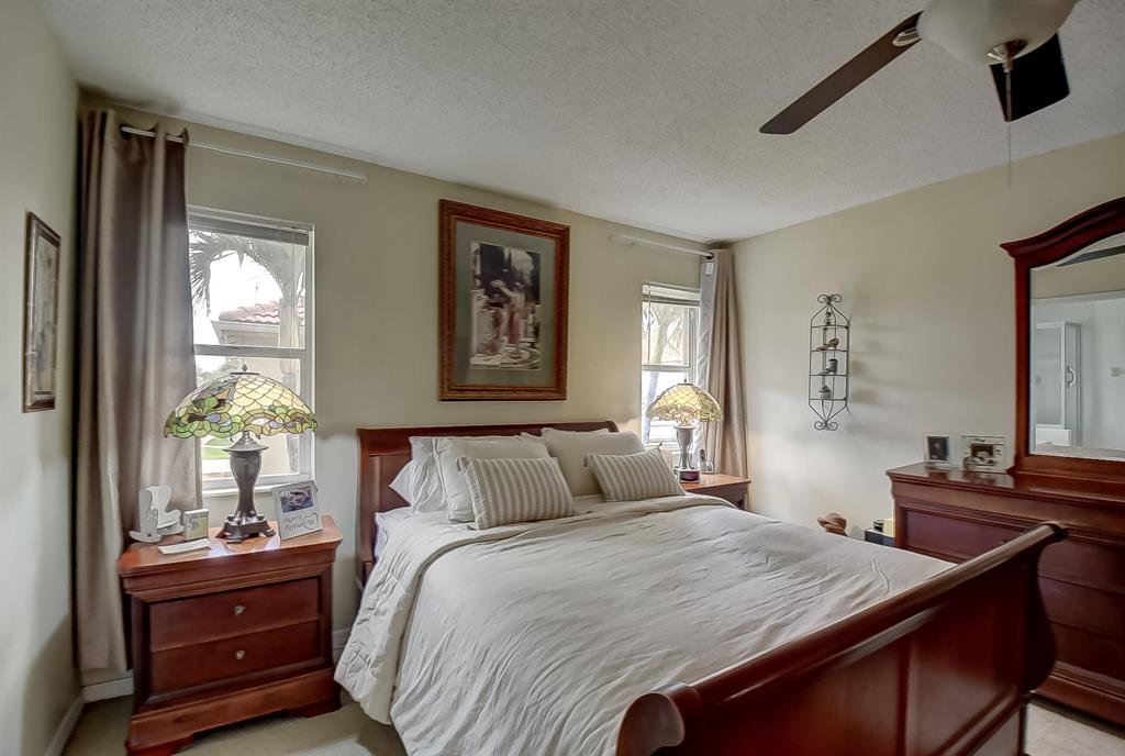 HILLSBORO COUNTRY CLUB...Meadow Lakes - Residential