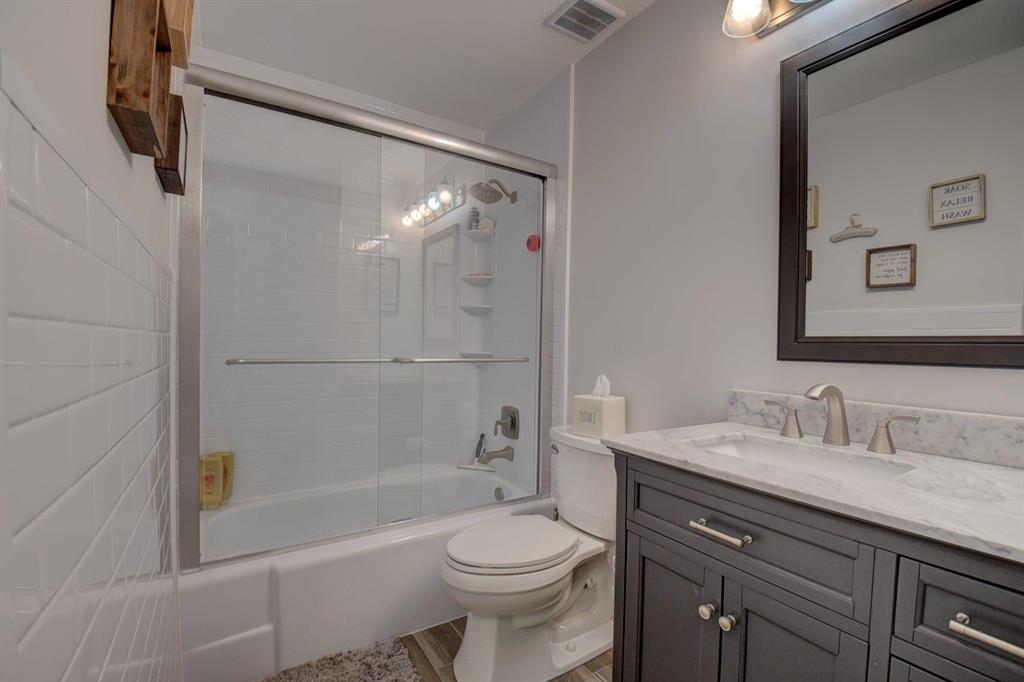 HILLSBORO COUNTRY CLUB...Meadow Lakes - Residential