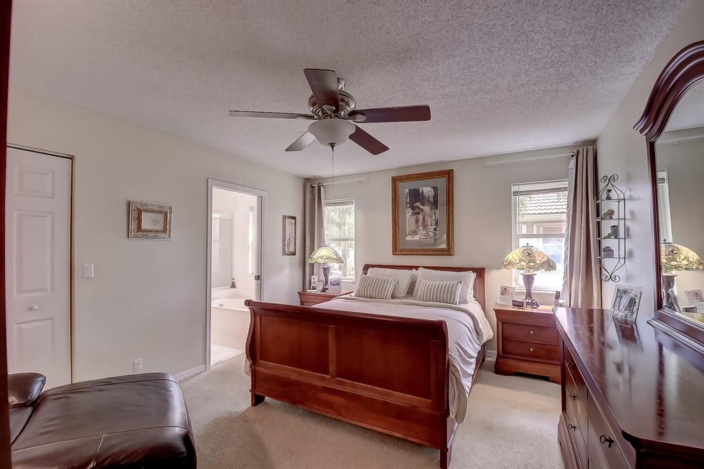 HILLSBORO COUNTRY CLUB...Meadow Lakes - Residential