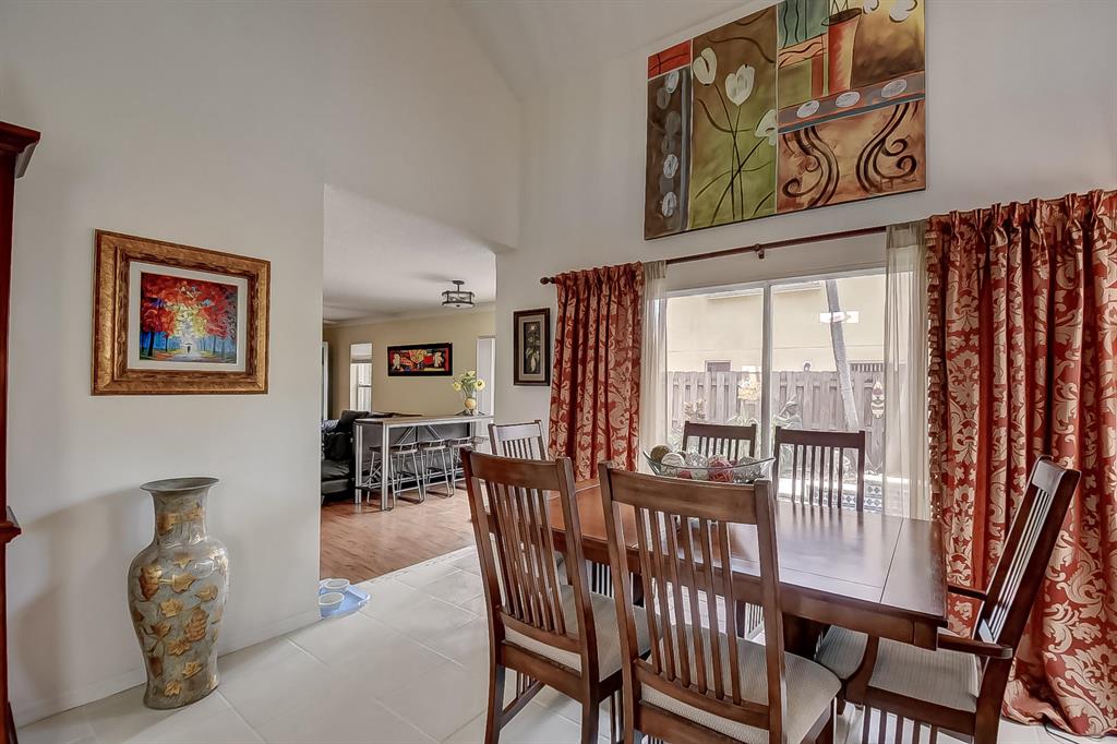 HILLSBORO COUNTRY CLUB...Meadow Lakes - Residential