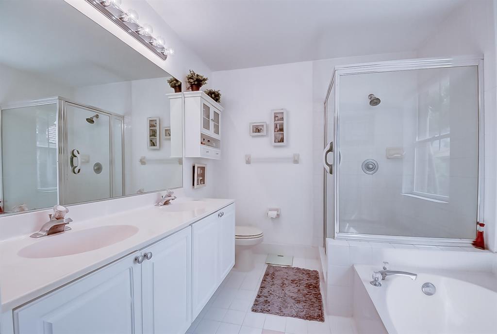 HILLSBORO COUNTRY CLUB...Meadow Lakes - Residential