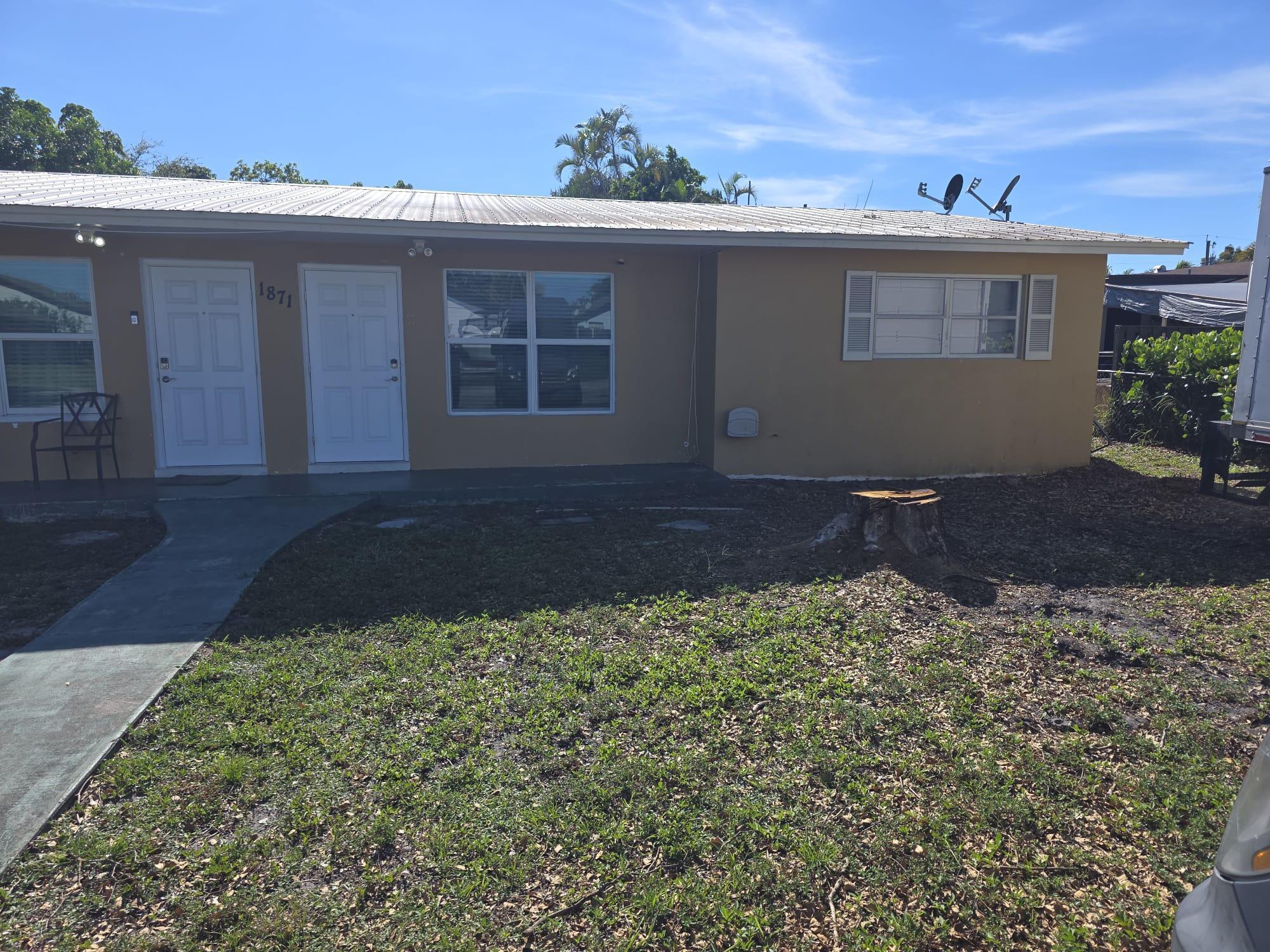 No HOA, centrally located, ready to move, metal roof, central ac, terrazzo floors, updated kitchen in 3/2, screened in pool, huge screened in patio area. All measures are approximate.