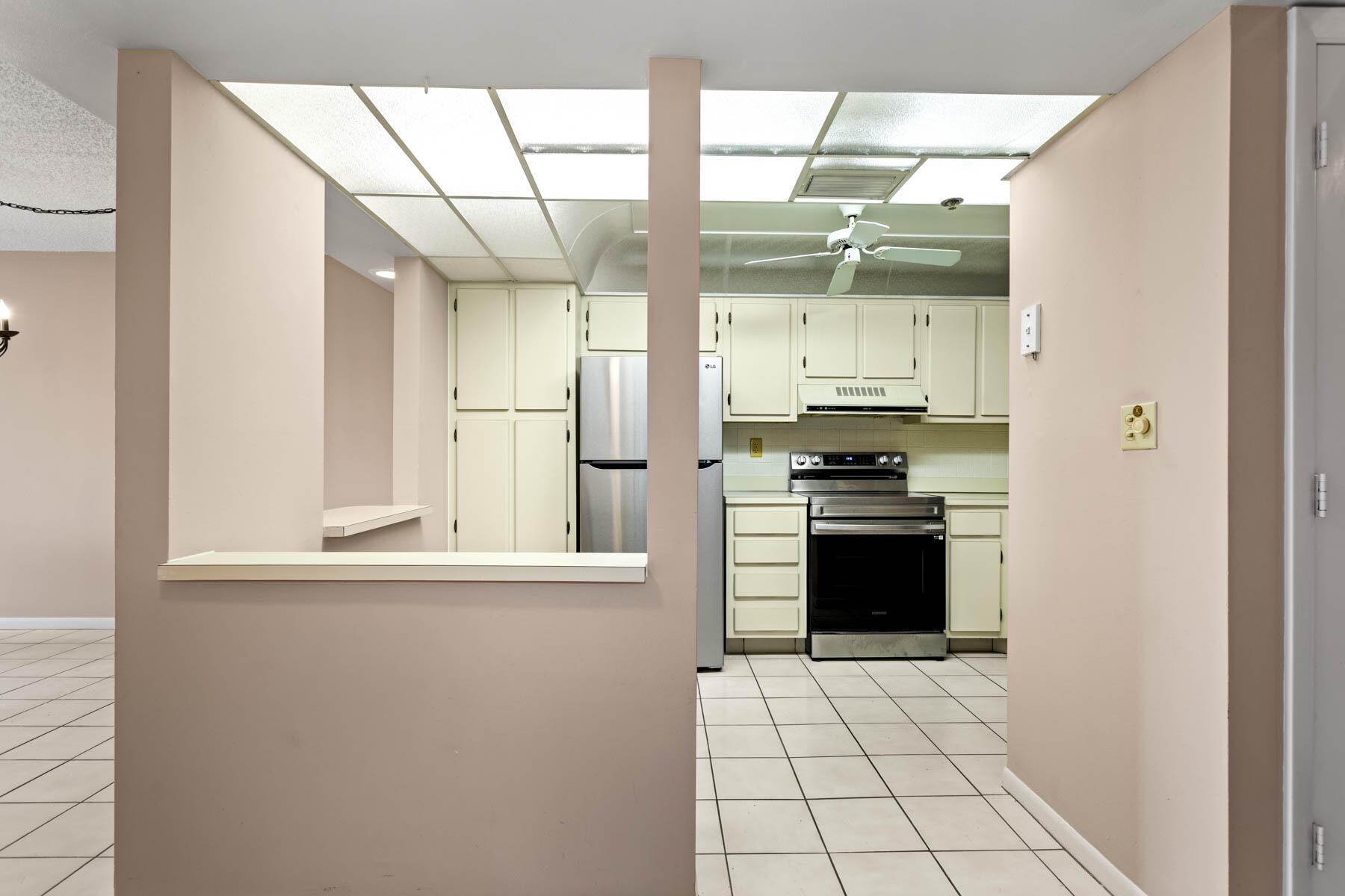 ROLLING HILLS GOLF AND - Residential