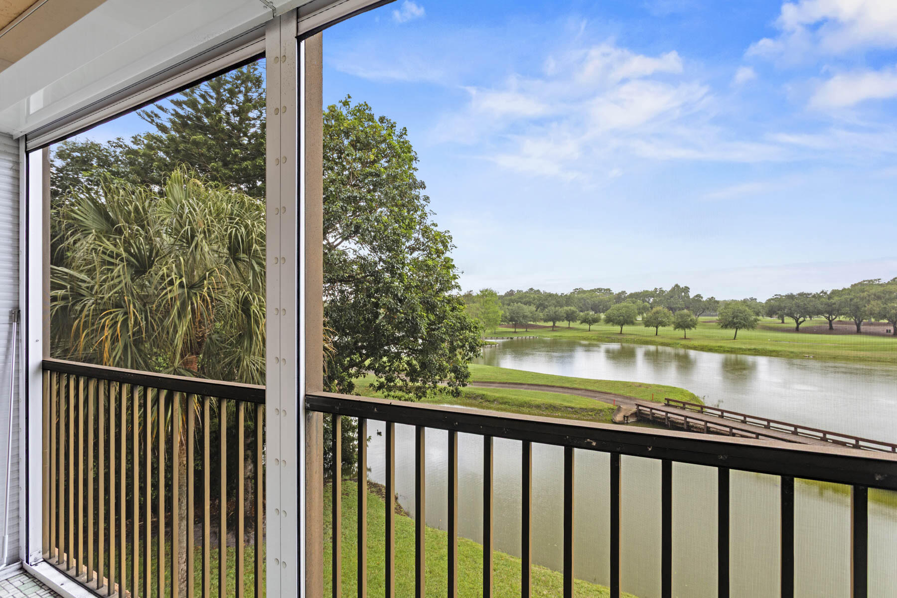 ROLLING HILLS GOLF AND - Residential