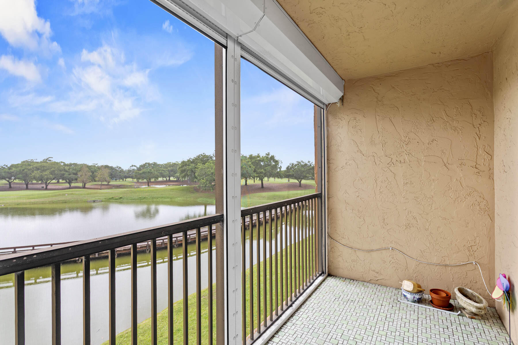 ROLLING HILLS GOLF AND - Residential